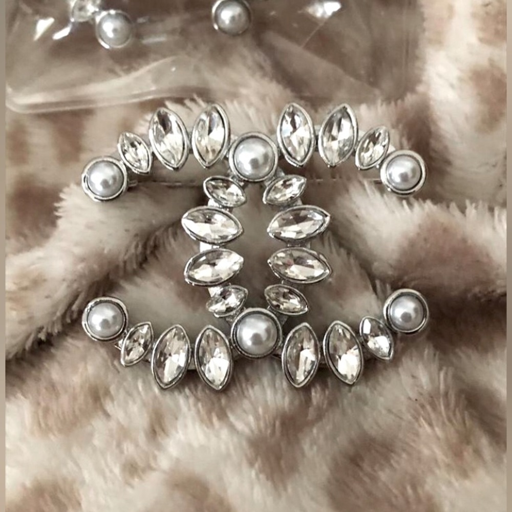 NEW Fashion Brooch